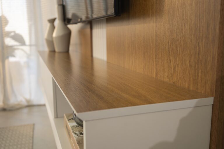 PAINEL HOME ATÉ 65″ FRIBURGO – LINEA BRASIL